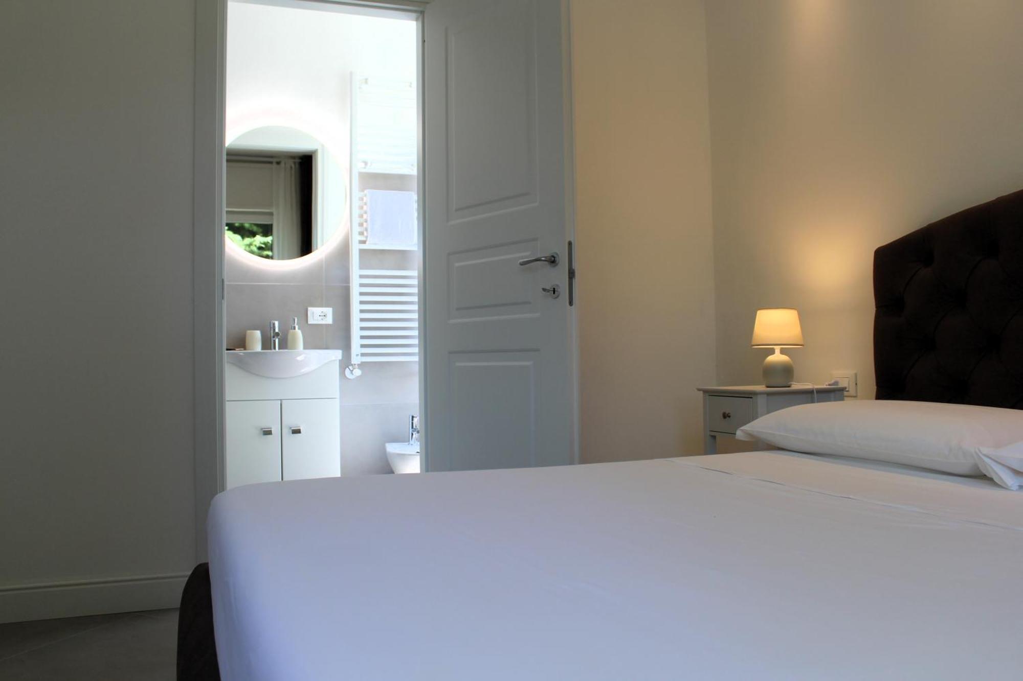 Villa Forte Salvi - Rooms Peschiera del Garda Esterno foto